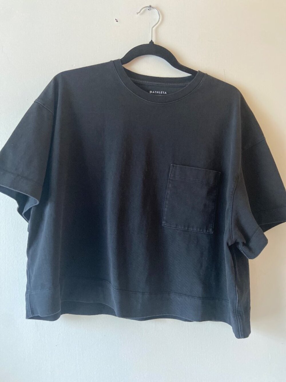 Athleta Black Boxy Cropped T-Shirt With Pocket Crew Neck Cotton Blend Size M